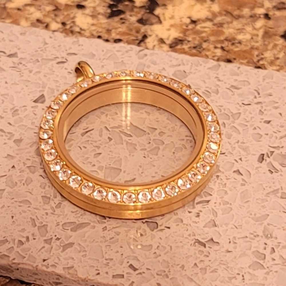 Origami Owl Large Twist Locket Set Face Plate Included ~ Gold